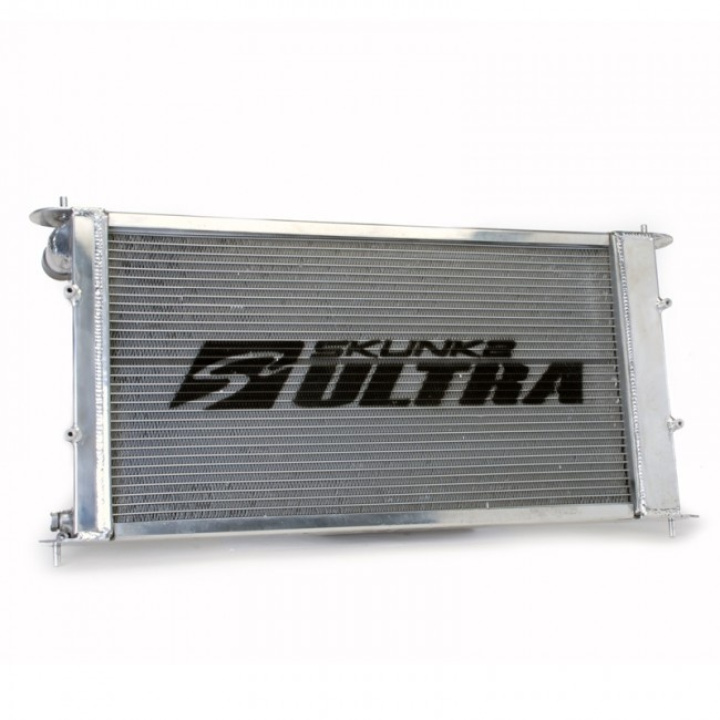 Subaru BRZ / Toyota GT86 2013-2016 Radiator w/ Oil cooler & Sandwich Skunk2 in the group Select car model / Toyota / GT86 12-21 / Tuning / Radiator & Hoses at DDESIGN Scandinavia AB (349-12-5005)