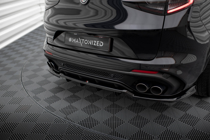 Central Rear Splitter (With Vertical Bars) Alfa Romeo Stelvio Quadrifoglio Mk1 Maxton Design in the group Select car model / Alfa Romeo / Stelvio at DDESIGN Scandinavia AB (AL-ST-1-QV-RD1G-RD2G)