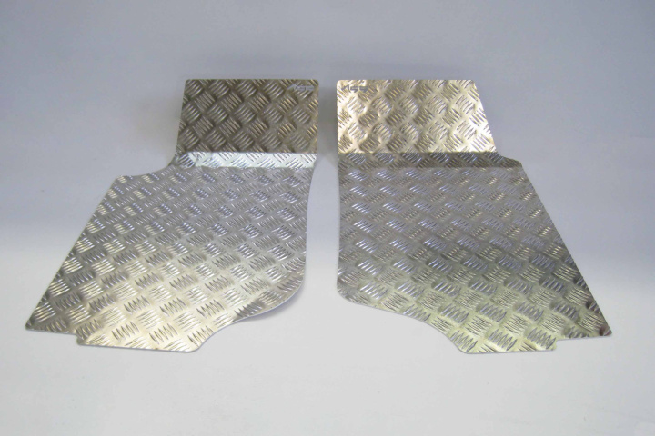 Floor Cover Plate Aluminum, Driver + Passenger Volvo 740 / 940 in the group Select car model / Volvo / 740 - 745 - 760 1984-1992 / Interior at DDESIGN Scandinavia AB (AS-004004-01)