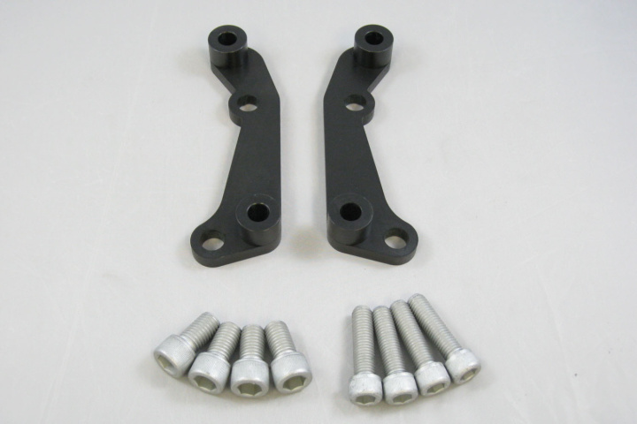 Caliper Adapter S60R / V70R Front - Volvo 740 / 940 in the group Select car model / Volvo / 740 - 745 - 760 1984-1992 / Brakes at DDESIGN Scandinavia AB (AS-009005-01)