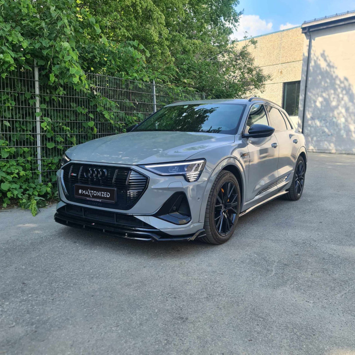 Audi e-Tron S-Line 2018-2022 Front Splitter V.1 Maxton Design in the group Select car model / Audi / E-tron 2018-2022 at DDESIGN Scandinavia AB (AU-ETRON-1-SLINEFD3GFD3RG)