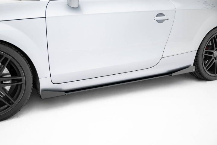 Audi TT S / TT S-Line 8J Facelift 2006-2013 Street Pro Side Skirts Diffusers + Flaps Black-Red + Gloss Flaps Maxton Design in the group Select car model / Audi / TT (8J) 2006-2014 & TT (8S) 2014+ / Styling at DDESIGN Scandinavia AB (AUTT2SLINECNC-SD1BRB-SF1G)