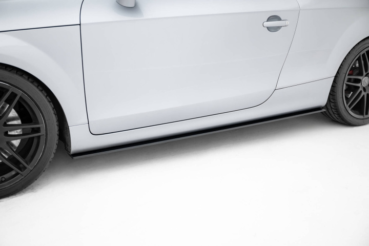 Audi TT S / TT S-Line 8J Facelift 2006-2013 Street Pro Side Skirts Diffusers Black-Red Maxton Design in the group Select car model / Audi / TT (8J) 2006-2014 & TT (8S) 2014+ / Styling at DDESIGN Scandinavia AB (AUTT2SLINECNC-SD1BRB)