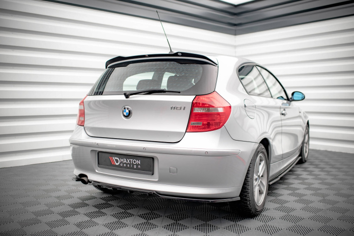 Central Rear Splitter (with Vertical Bars) Bmw 1 E81 Facelift Maxton Design in the group Select car model / BMW / 1-series (E81-E87) 2004-2013 / Styling at DDESIGN Scandinavia AB (BM-1-81F-RSD1G-RD1G)