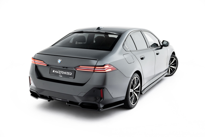 Rear Splitter (with vertical bars) V.2 BMW 5 / i5 M-Pack Sedan / Touring G60 / G61 in the group Select car model / BMW / 5-serie (G60-G61) 2023+ at DDESIGN Scandinavia AB (BM-5-G60-MPACK-RSD2G-RD4G)