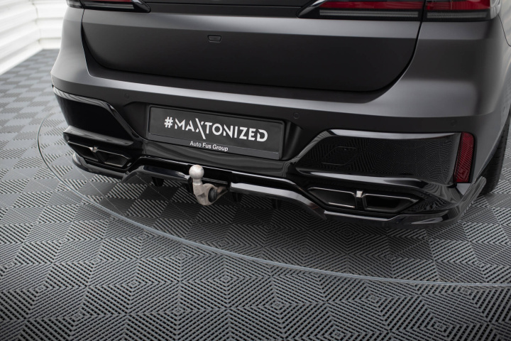 BMW M760e G70 2022+ Central Rear Splitter (With Vertical Bars) V.1 Maxton Design in the group Select car model / BMW / 7-series (G70) 22+ at DDESIGN Scandinavia AB (BM-7-G70-M760E-RSD1GRD1G)