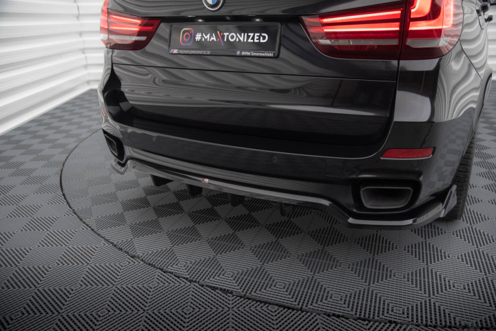 Central Rear Splitter (with Vertical Bars) Bmw X5 M-Pack F15 Maxton Design in the group Select car model / BMW / X5 (F15) 13-18 / Styling at DDESIGN Scandinavia AB (BM-X5-15-M-RD1G-RD2G)