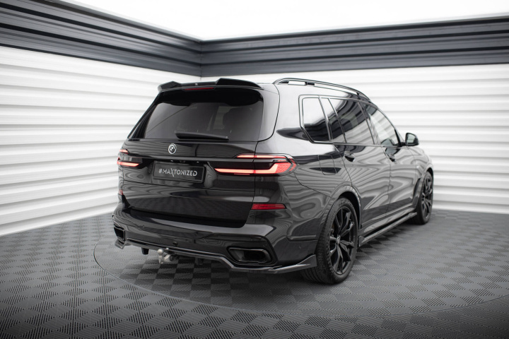Central Rear Splitter (with Vertical Bars) Bmw X7 M-Pack G07 Facelift Maxton Design in the group Select car model / BMW / X7 (G07) 18+ at DDESIGN Scandinavia AB (BM-X7-07F-MPACK-RD1G-RD2G)