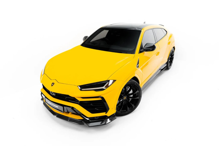 Lamborghini Urus Mk 1 Prepreg Carbon Fiber Front Splitter Maxton Design in the group Select car model / Lamborghini / Urus 2018+ at DDESIGN Scandinavia AB (CF-LA-UR-1-FD1FD1R245P)
