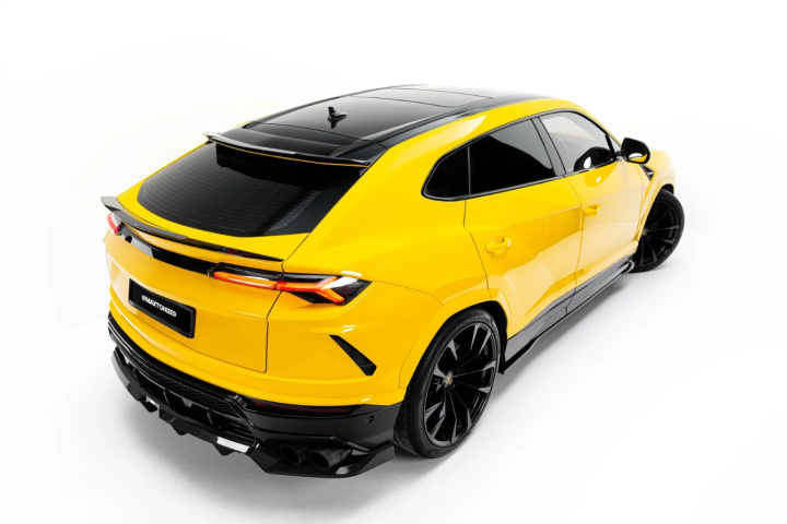 Lamborghini Urus Mk 1 Upper Carbon Fiber Spoiler Maxton Design in the group Select car model / Lamborghini / Urus 2018+ at DDESIGN Scandinavia AB (CF-LA-UR-1-H1-245-P)