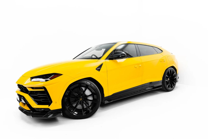 Lamborghini Urus Mk 1 Prepreg Carbon Fiber Side Skirts Maxton Design in the group Select car model / Lamborghini / Urus 2018+ at DDESIGN Scandinavia AB (CF-LA-UR-1-SD1-245-P)