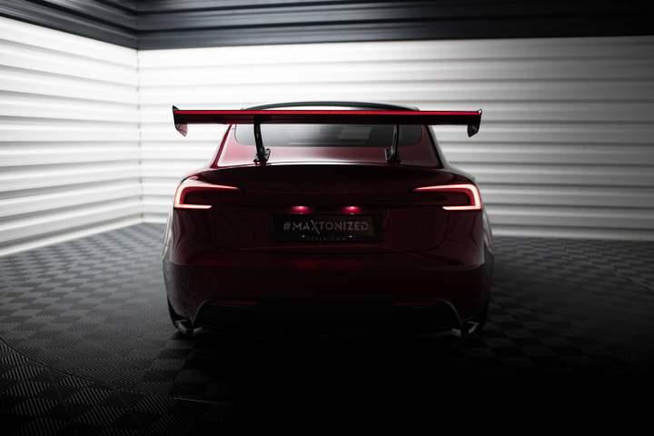 Carbon Spoiler + LED Tesla Model 3 in the group Select car model / Tesla Motors / Tesla Model 3 2017+ / Styling at DDESIGN Scandinavia AB (CF-TE-MODEL31WING5245PLED)