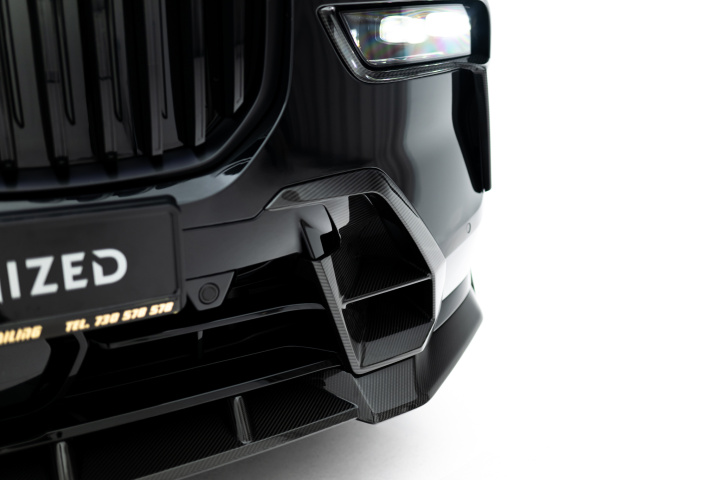 BMW X7 M-Sport G07 Facelift 2022+ Prepreg Carbon Front Bumper Side Vents Maxton Design in the group Select car model / BMW / X7 (G07) 18+ at DDESIGN Scandinavia AB (CFBMX707FMPACKG1245P)