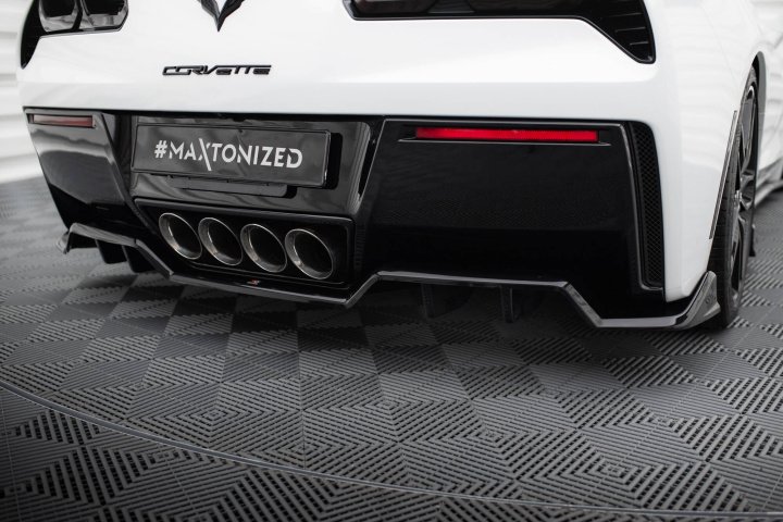 Chevrolet Corvette C7 2013-2019 Central Rear Splitter (with vertical bars) Maxton Design in the group Select car model / Chevrolet / Corvette C7 / Styling at DDESIGN Scandinavia AB (CH-CO-C7-RD3GRD2G)