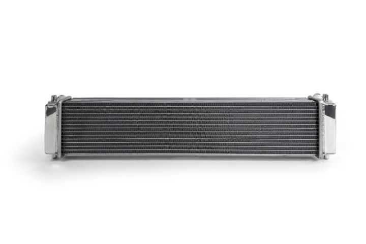 96-04 Porsche Boxster S (986) -98-05 Porsche 911 (996) aux. center radiator Radiator CSF in the group Select car model / Porsche / 986 Boxster 96-04 / Tuning at DDESIGN Scandinavia AB (CSF7057)