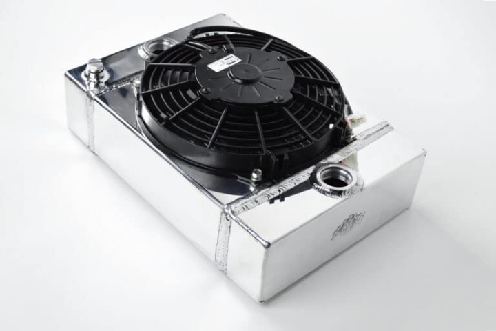 Universal Drag Race / Tuck Radiator-10.5H\'\' x 10L\'\' x 3.6W\'\' (5.65\'\' w/fan)w/9-inch SPAL fan Radiator CSF in the group Tuning / Cooling / Cooling system / Universal Aluminum Coolers at DDESIGN Scandinavia AB (CSF7065)