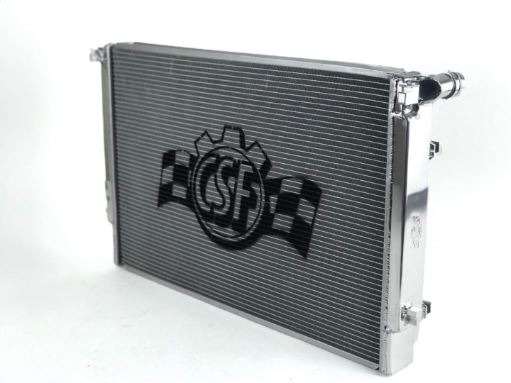 VAG MQB Triple-pass Radiator Radiator CSF in the group Select car model / VW / Golf 7 R 12-19 / Tuning / Cooling & Hoses at DDESIGN Scandinavia AB (CSF7084)