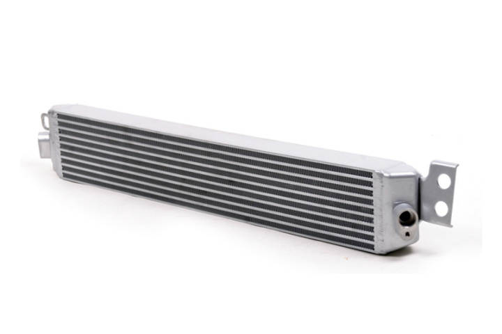 BMW E9x M3 race-spec oil cooler Oil Cooler CSF in the group Select car model / BMW / M3 3-series (E90-E92-E93) 07-12 / Tuning at DDESIGN Scandinavia AB (CSF8025)