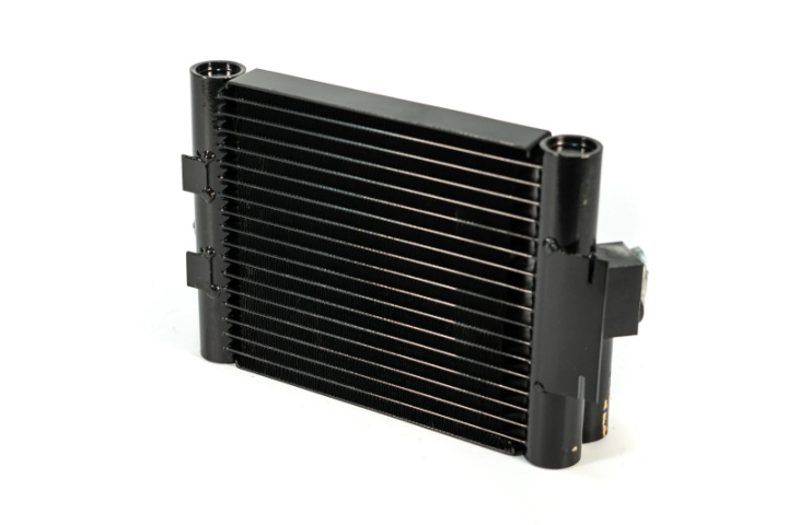 F87 M2 - Race-Spec Oil Cooler Oil Cooler CSF in the group Select car model / BMW / M2 2-series (F87) 2015+ / Tuning at DDESIGN Scandinavia AB (CSF8104)