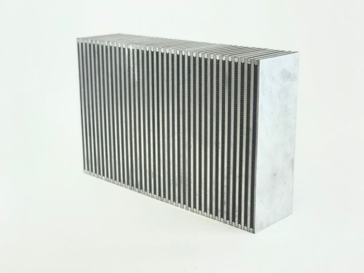 I/C core 22L x 14H x 5.5W (Vertical Flow) Intercooler Core CSF in the group Select car model / Nissan / GTR R35 2009+ / Tuning / Intercooler & Pipes at DDESIGN Scandinavia AB (CSF8117W)