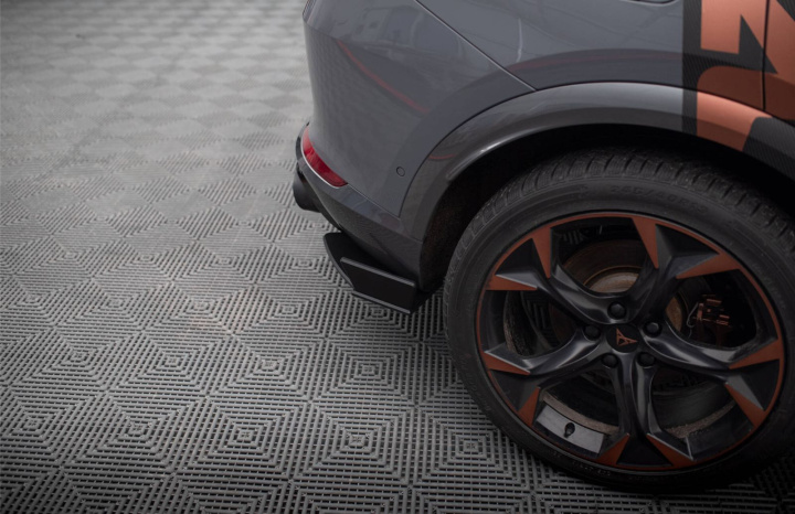 Cupra Formentor Mk1 2020-2024 Street Pro Rear Side Splitters Black-Red Maxton Design in the group Select car model / Cupra / Formentor 2020+ at DDESIGN Scandinavia AB (CUFO1CNC-RSD1BRB)