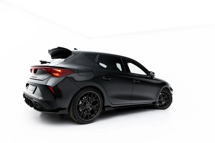 Cupra Leon ST / Hatchback Mk1 Facelift 2024- Street Pro Side Skirts Diffusers + Flaps Maxton Design in the group Select car model / Cupra / Leon 2020+ at DDESIGN Scandinavia AB (CULE1FCNC-SD1B-SF1G)