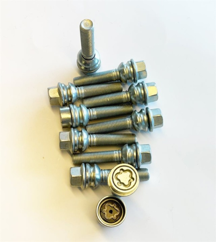 HR-1454107ASET H&R Set of bolts with wheel locks M14x1,5 Round head 14mm seat movable head Audi Q3 Q5 Silver, Length 41mm in the group Select car model at DDESIGN Scandinavia AB (HR-1454107ASET)