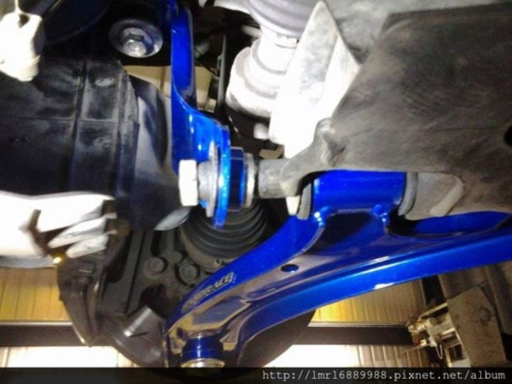 Nissan Tiida 04-12 C11/ Tiida 13- C12 1.6na/ Livina 06-Front Upper Arm (Harden Rubber) - 2pcs/Set Hardrace in the group Select car model / Nissan / Versa 07+ at DDESIGN Scandinavia AB (HR-7610)