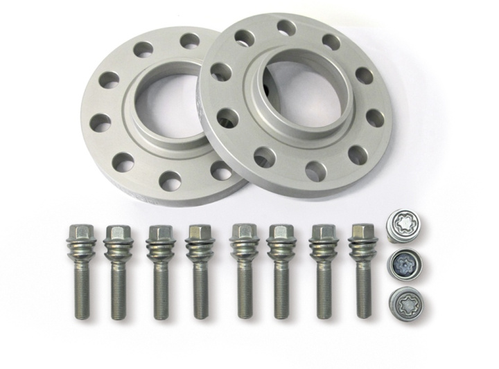 Volkswagen Touareg V10 W12 7L 2003- (18mm/side) Silver Spacer Kit H&R in the group Select car model / VW / Touareg / Chassis / Bushings and Rods at DDESIGN Scandinavia AB (HR-957160-18-VW232)