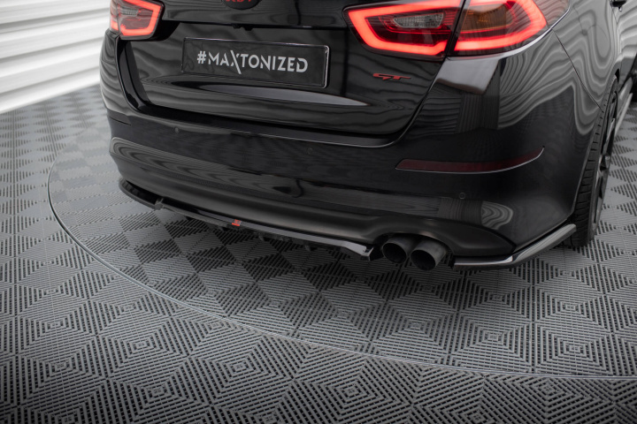 Central Rear Splitter (with vertical bars) Kia Optima Mk3 Maxton Design in the group Select car model / KIA / Optima 2000-2015 at DDESIGN Scandinavia AB (KI-OP-1-RSD1G-RD1G)
