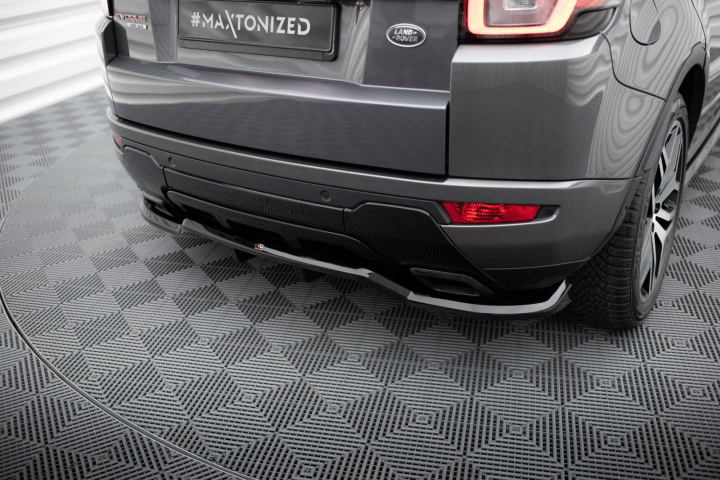 Central Rear Splitter (with vertical bars) Land Rover Range Rover Evoque Mk1 Facelift 2013-2018 Maxton Design in the group Select car model / Land Rover / Evoque 2011+ at DDESIGN Scandinavia AB (LR-RR-EV-1-RD1G-RD2G)