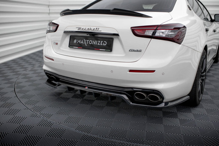 Central Rear Splitter (with Vertical Bars) Maserati Ghibli Mk3 Facelift Maxton Design in the group Select car model / Maserati / Ghibli at DDESIGN Scandinavia AB (MA-GH-1F-RD1G-RD2G)