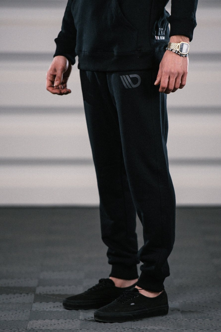 Mens Black sweatpants Maxton Design in the group Select car model at DDESIGN Scandinavia AB (MA-PANT-BLK-MENS-1-S)