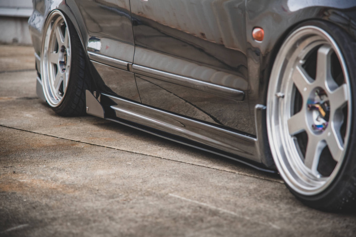 Mitsubishi Galant Avance Mk8 1996-2003 Racing Side Skirts Maxton Design in the group Select car model / Mitsubishi / Galant 96-04 / Styling at DDESIGN Scandinavia AB (MI-GA-8-CNC-SD1A)