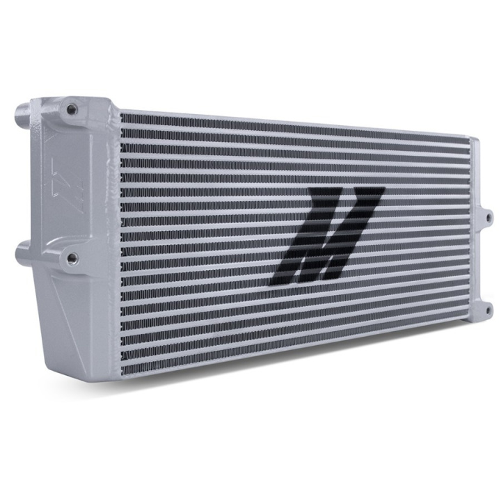 Heavy-Duty Oil Cooler 17\'\' Opposite-Side Outlets Silver Mishimoto in the group Universal products at DDESIGN Scandinavia AB (MMOC-OO-17SL)