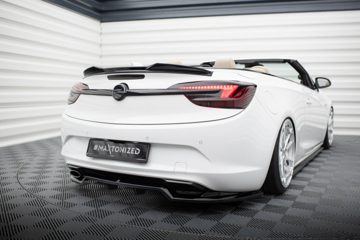 Central Rear Splitter (with Vertical Bars) Opel Cascada 2013-2019 Maxton Design in the group Select car model / Opel / Cascada 2013-2019 at DDESIGN Scandinavia AB (OP-CA-1-RD1G-RD2G)