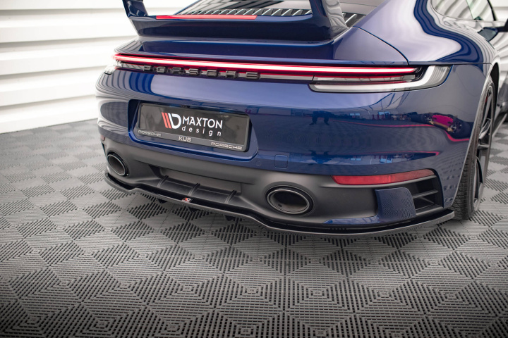 Central Rear Splitter (with vertical bars) V.1 Porsche 911 Carrera Aero 992 Maxton Design in the group Select car model / Porsche / 992 2018+ at DDESIGN Scandinavia AB (PO911992CAAERORD1GRD3G)
