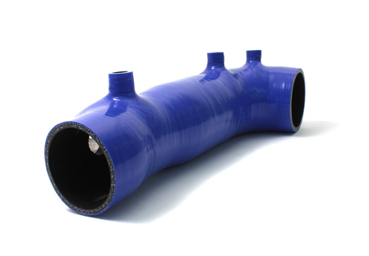 Subaru WRX 2002-2007 / STi 2004-2021 STi Inlet Hose 2.4\'\' Blue PERRIN in the group Select car model / Subaru / WRX STI 15-21 / Tuning / Intake & Accessories at DDESIGN Scandinavia AB (PSP-INT-401BL)