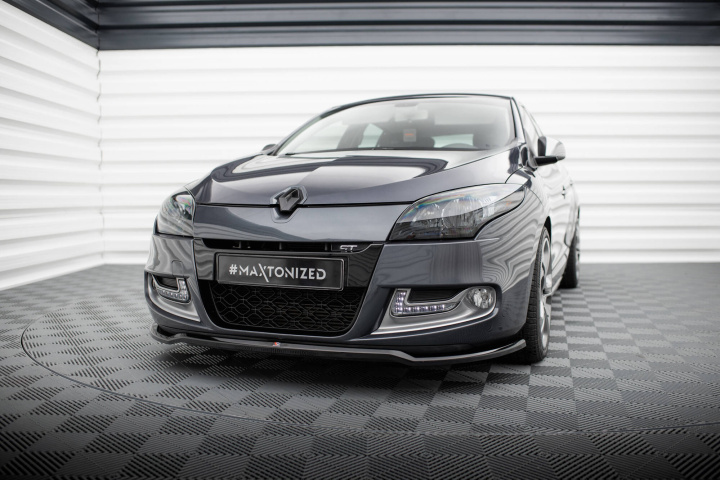 Renault Megane GT Mk3 Facelift 2012-2013 Front Splitter V.1 Maxton Design in the group Select car model / Renault / Megane 08-16 / Styling at DDESIGN Scandinavia AB (RE-ME-3-GT-FD1G)