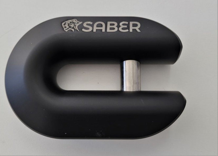 Saber 7075 Alloy Winch Shackle - Cerakote Black in the group Exterior / Offroad at DDESIGN Scandinavia AB (SBR-AWSCBLK)