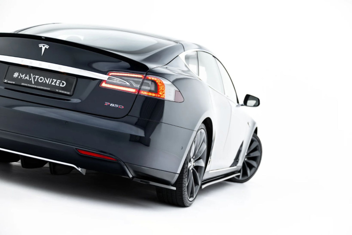 Tesla Model S Mk1 2012-2016 Rear Side Splitters V.1 Maxton Design in the group Select car model / Tesla Motors / Tesla Model S 2012+ at DDESIGN Scandinavia AB (TE-MODELS-1-RSD1G)