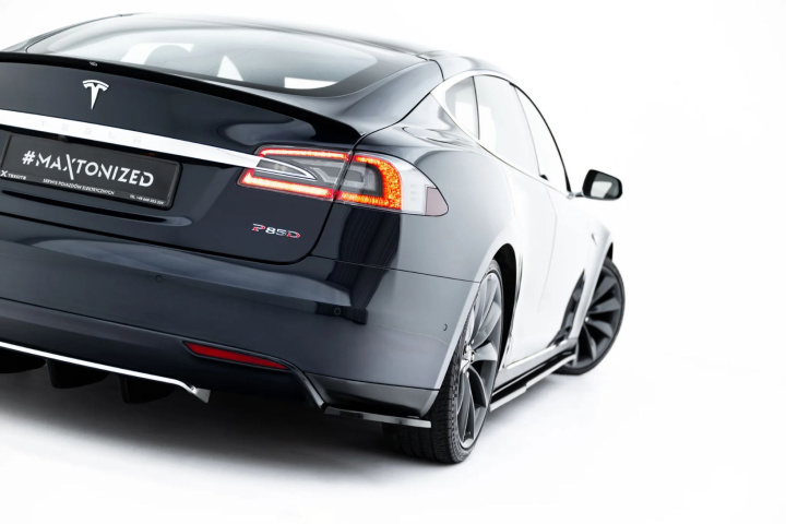 Tesla Model S Mk1 2012-2016 Rear Side Splitters V.2 Maxton Design in the group Select car model / Tesla Motors / Tesla Model S 2012+ at DDESIGN Scandinavia AB (TE-MODELS-1-RSD2G)