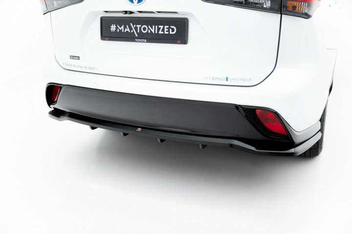 Toyota Highlander Mk4 2019+ Rear Splitter (with vertical bars) Maxton Design in the group Select car model / Toyota / Highlander at DDESIGN Scandinavia AB (TO-HL-3-RD1GRD2G)