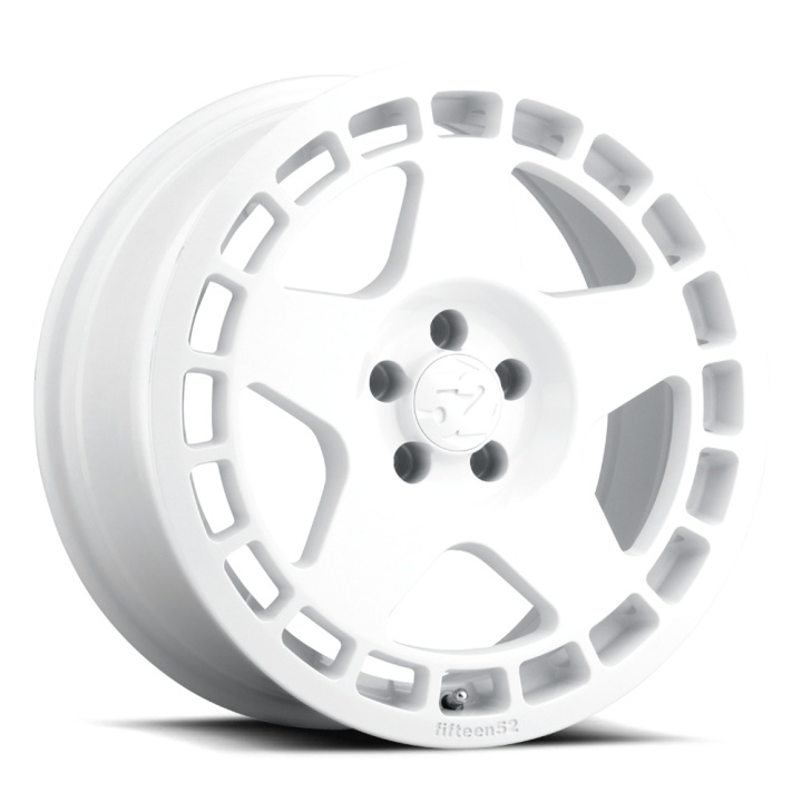 Fifteen52 Turbomac 18X8.5 ET30 5x114.3 Rally White 73.1 in the group Exterior / Wheels & Tires / Wheels / fifteen52 / Turbomac at DDESIGN Scandinavia AB (TURRW-88554-30)