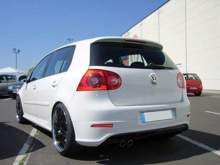 VW GOLF V R32 2003-2009 REAR VALANCE (with 1 exhaust hole, for GTI exhaust) Maxton Design in the group Select car model / VW / Golf 5 03-09 / Styling at DDESIGN Scandinavia AB (VW-GO-5-R32-R1A)