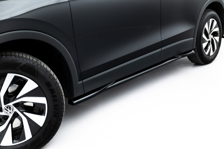 Side Skirts Diffusers Volkswagen Tiguan Mk3 in the group Select car model / VW / Tiguan AD-BW 2016+ / Styling at DDESIGN Scandinavia AB (VW-TI-3-SD1G)