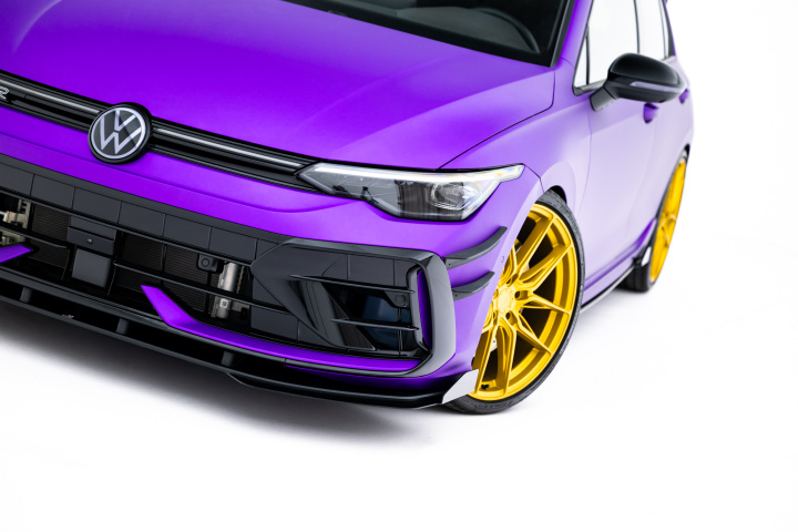 Front Flaps Flaps Volkswagen Golf R Mk8 Facelift in the group Select car model / VW / Golf 8 R 20+ at DDESIGN Scandinavia AB (VWGO8FRCNC-FSF1G)