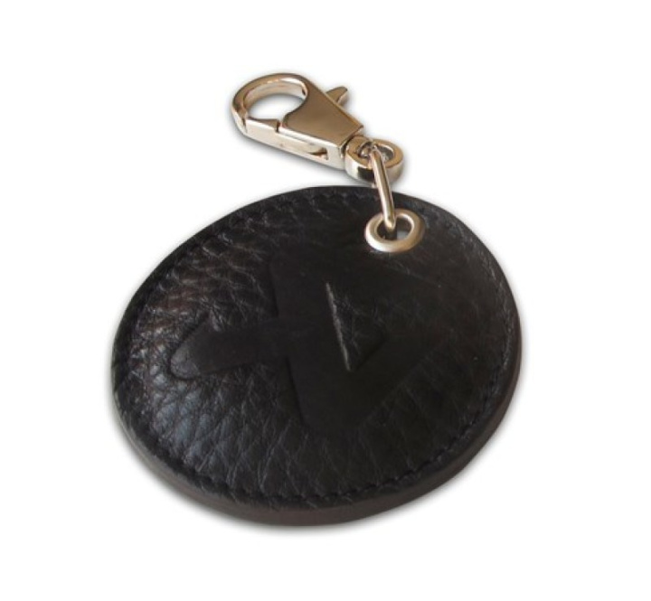 Akrapovic Round Leather Keychain - black in the group Select car model at DDESIGN Scandinavia AB (akr800952)