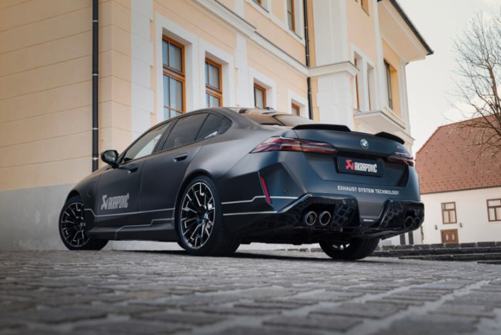 Akrapovic 2025+ BMW M5 G90/G99 Slip-On Line in the group Select car model at DDESIGN Scandinavia AB (akrS-BM-T-37H)