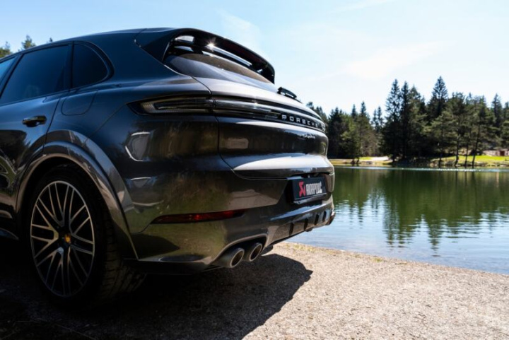 Akrapovic 24-25 Cayenne / E-Hybrid / S E-Hybrid / Coupe (536.2) w/ OPF/GPF in the group Select car model at DDESIGN Scandinavia AB (akrS-PO-T-3H)